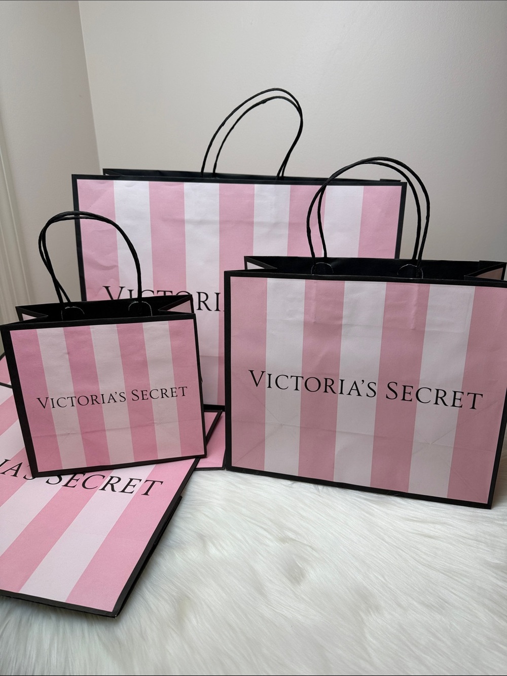 (8) Victoria’s Secret & PINK gift bags shopping bags - Picture 7 of 13